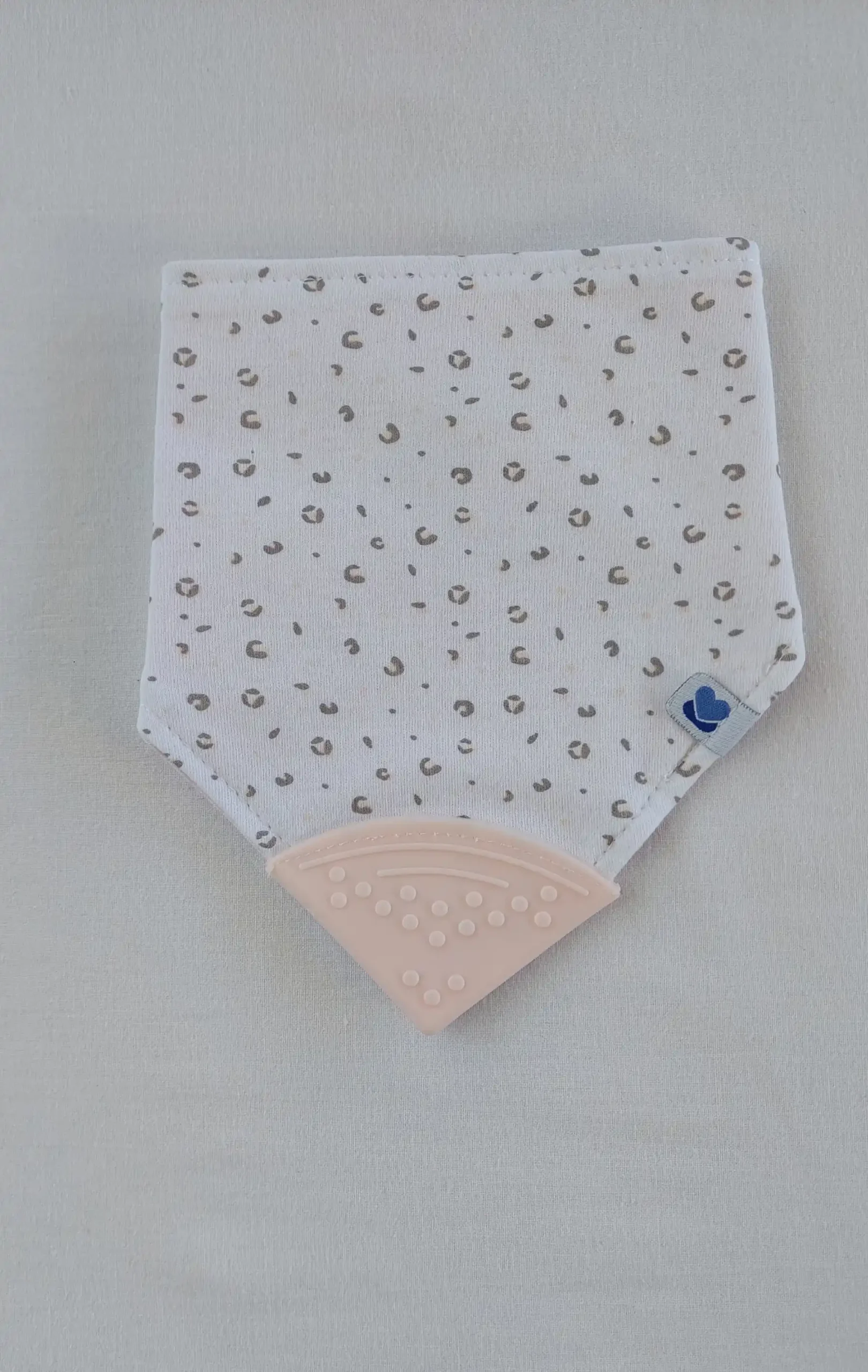 Bandana baby bib with teether - Pink