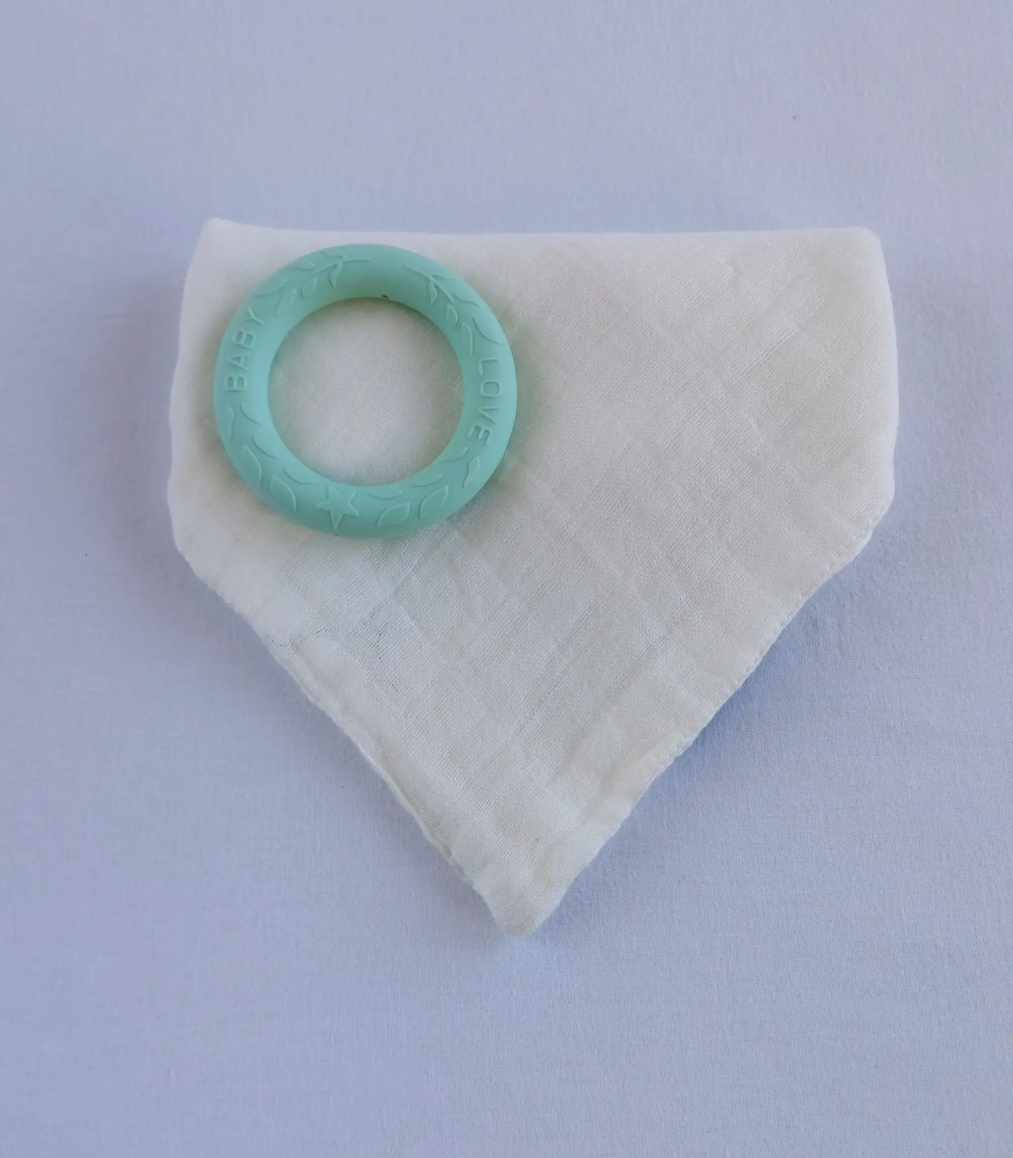 Silicone teether with bamboo baby comforter cloth - White - Image 3