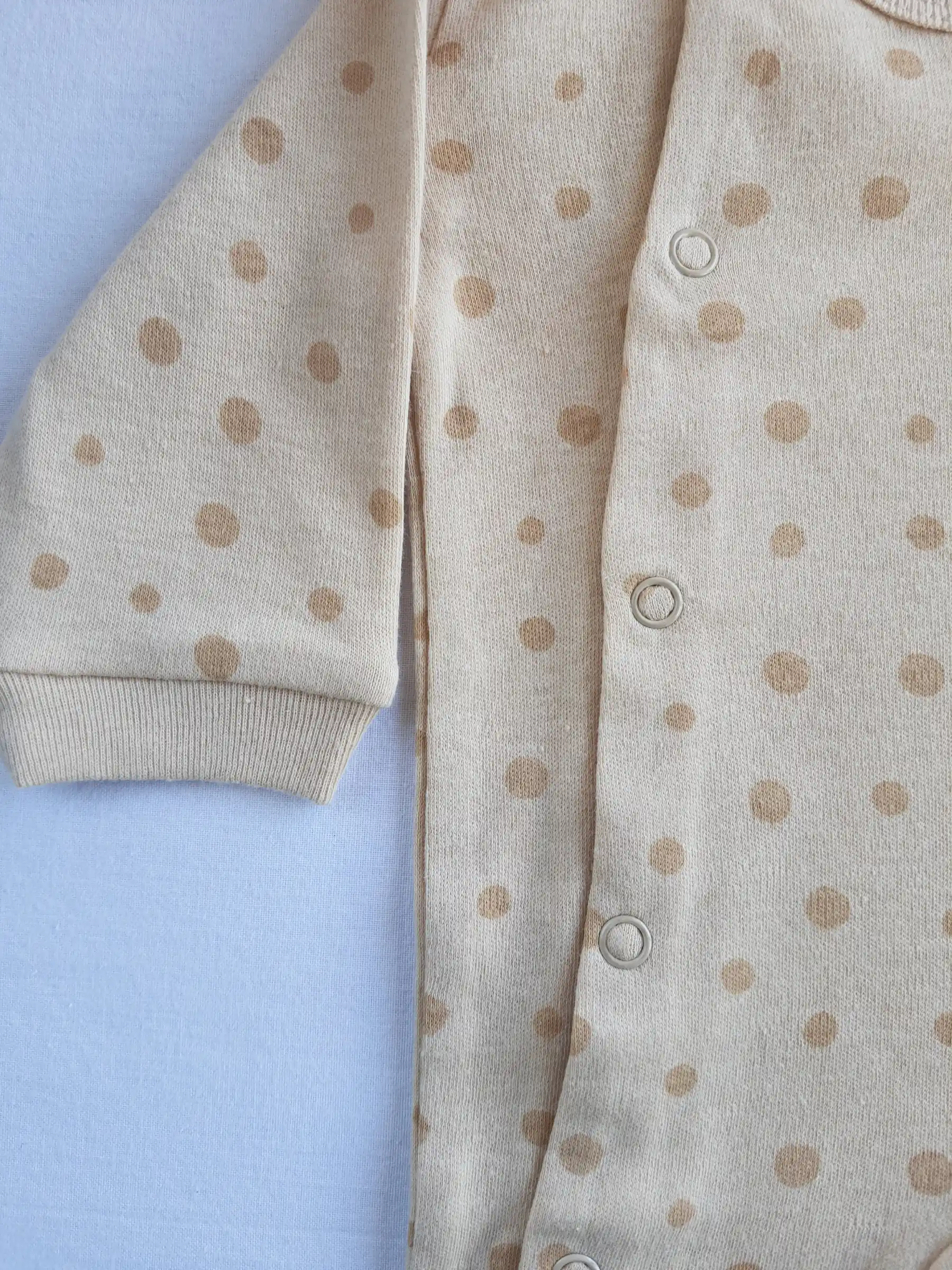 Newborn set 4pcs in fabric pouch - Dots Beige - Image 2