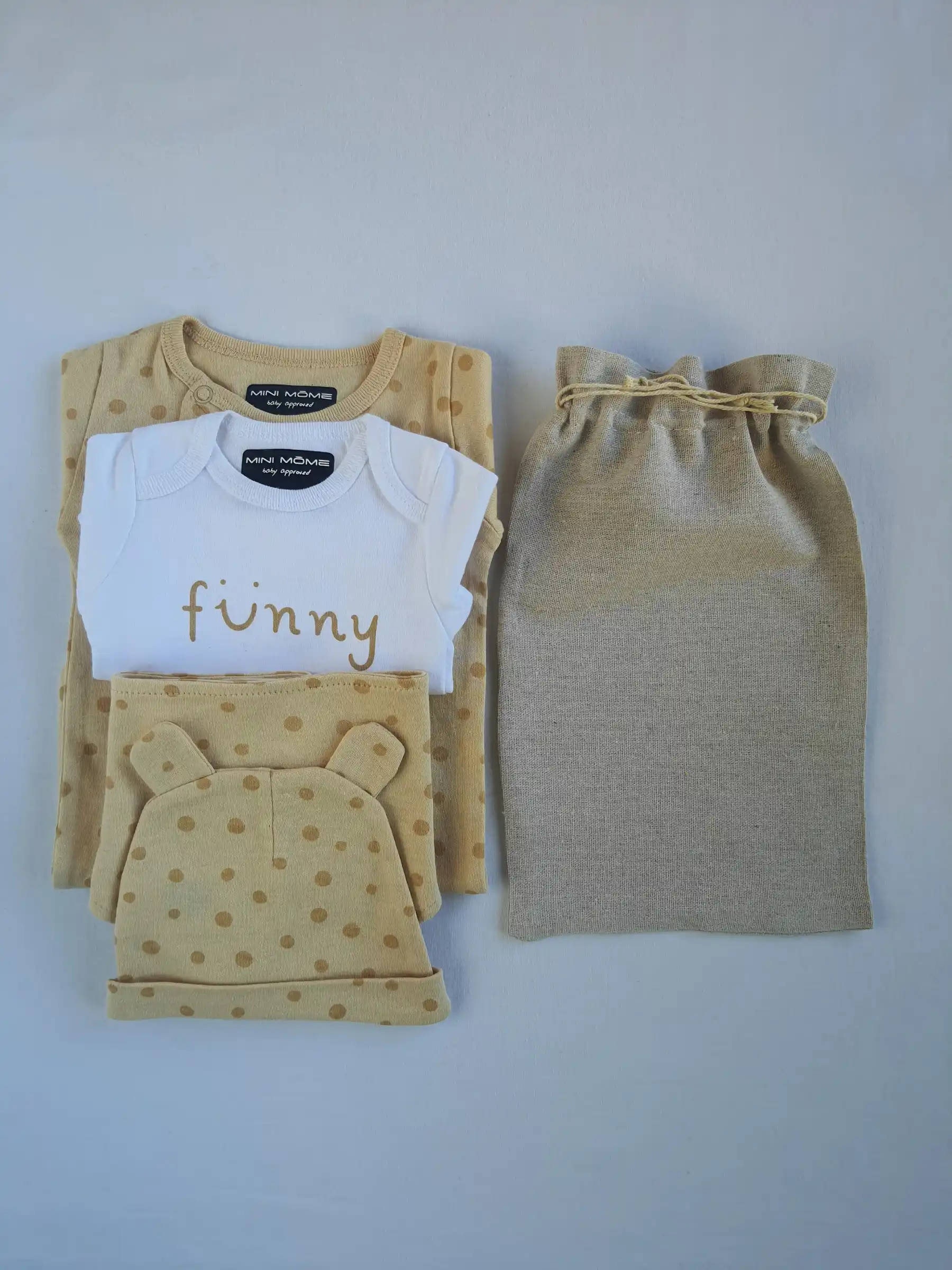 Newborn set 4pcs in fabric pouch - Dots Beige - Image 3